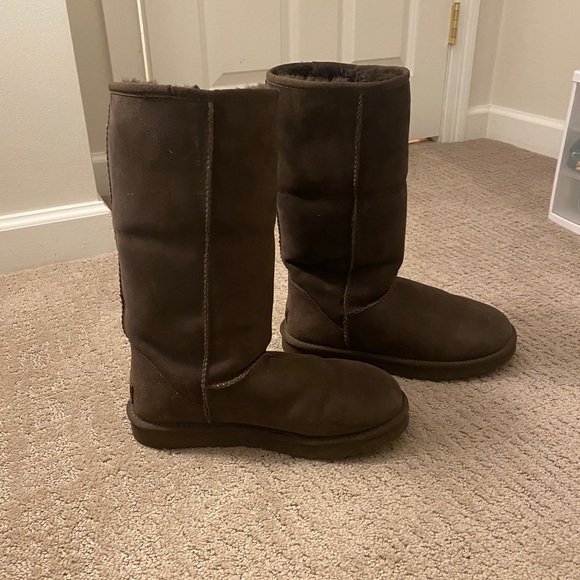 Tall chocolate Uggs size 7 - Picture 3 of 8